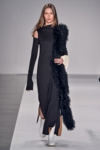 Desfile Glória Coelho Inverno 16 - Pétalas