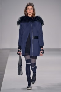 Desfile Glória Coelho Inverno 16 - Pétalas