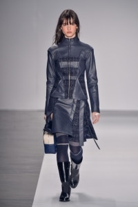 Desfile Glória Coelho Inverno 16 - Pétalas