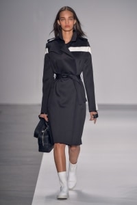 Desfile Glória Coelho Inverno 16 - Pétalas