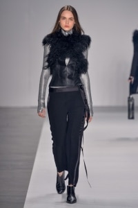 Desfile Glória Coelho Inverno 16 - Pétalas