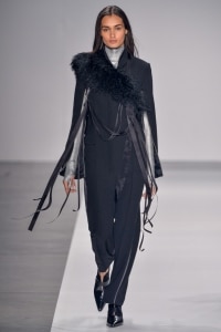Desfile Glória Coelho Inverno 16 - Pétalas