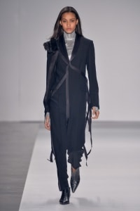 Desfile Glória Coelho Inverno 16 - Pétalas