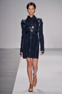 Desfile Glória Coelho Inverno 16 - Pétalas
