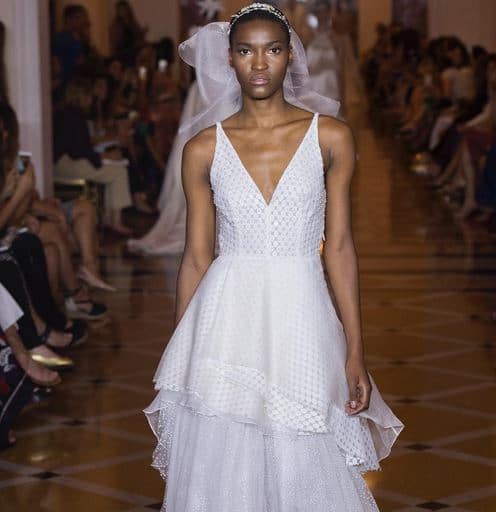 Desfile Martu - Peças com tecidos exclusivos Pétalas