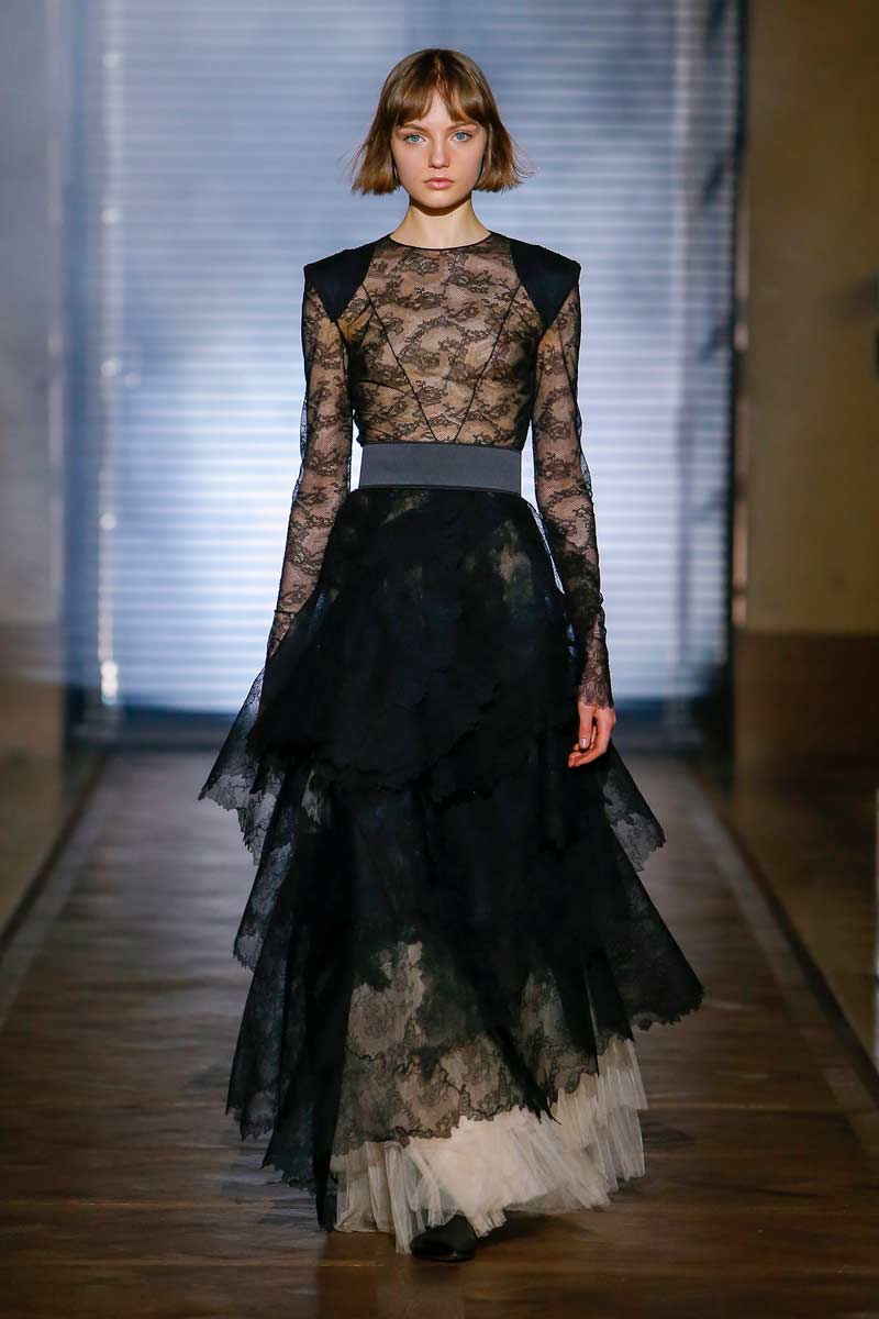 Desfiles da Alta Costura em Paris - Givenchy (foto: reprodução)