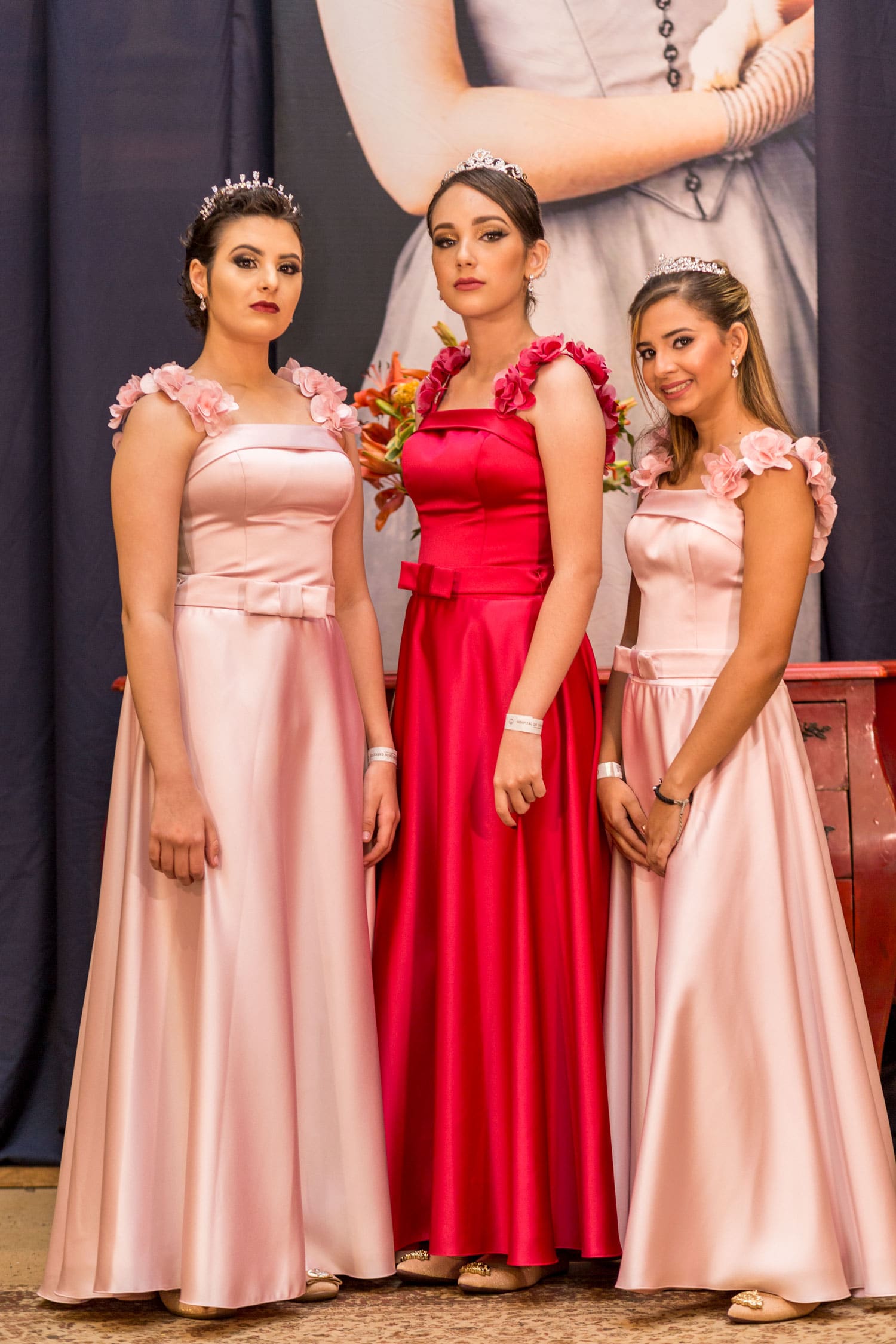 Vestidos confeccionados com tecidos Pétalas para o Projeto Fadas Madrinhas Vestidos confeccionados com tecidos Pétalas para o Projeto Fadas Madrinhas